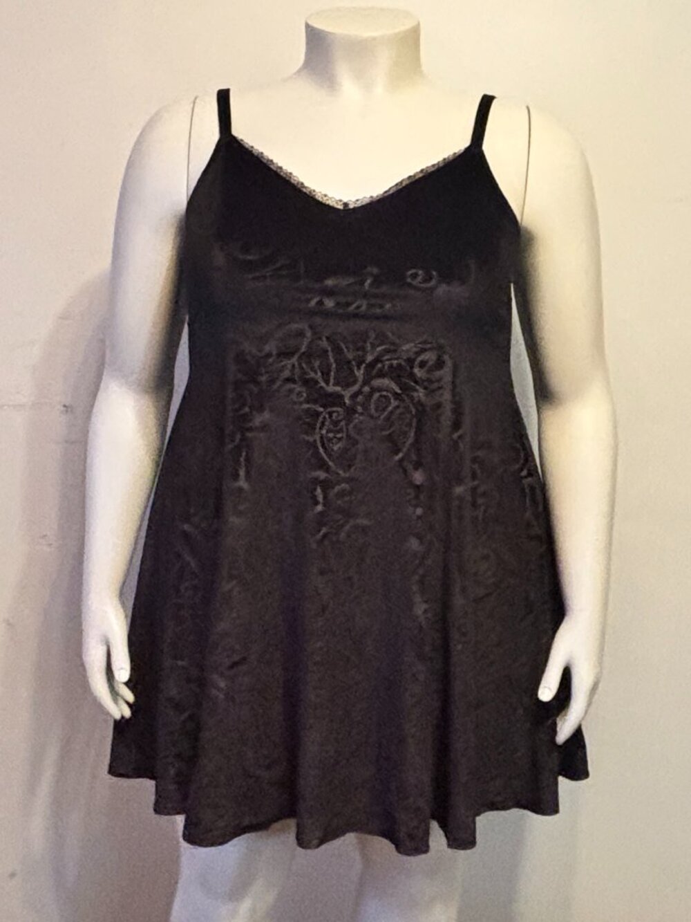 Torrid Plus 2X Nightmare Before Christmas Burnout Velvet Dress NWOT